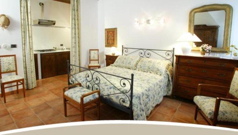 La Maragliana Aparthotel Castel Rocchero Kültér fotó