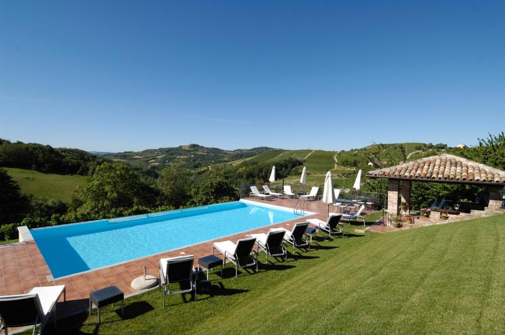La Maragliana Aparthotel Castel Rocchero Kültér fotó