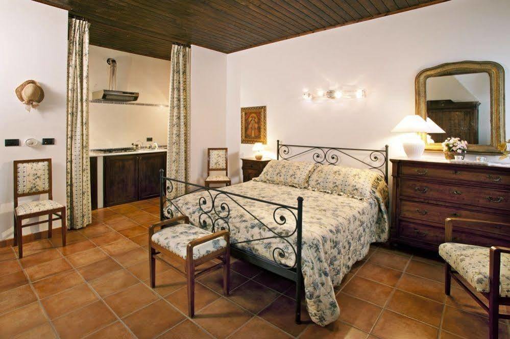 La Maragliana Aparthotel Castel Rocchero Kültér fotó
